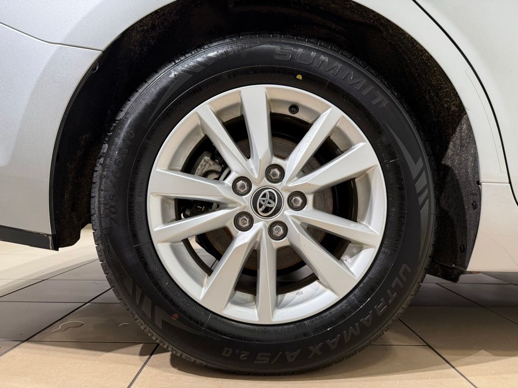 Thumbnail: 2025 Toyota Camry - 9