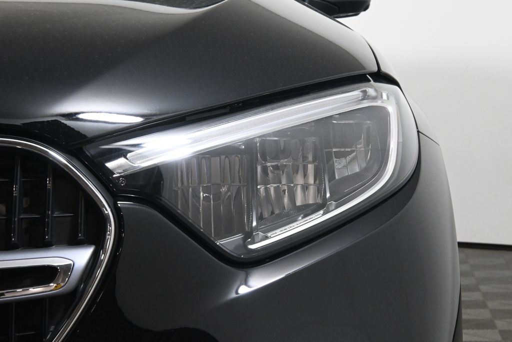 Thumbnail: 2026 Mercedes-Benz GLC - 11