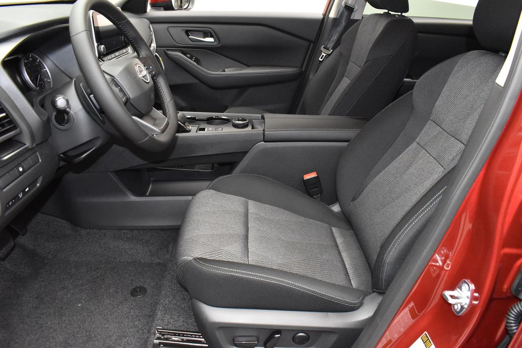 Thumbnail: 2026 Nissan Rogue - 12