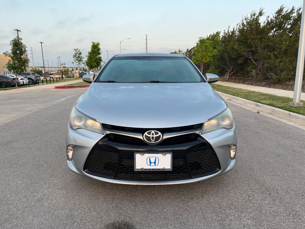 2015 Toyota Camry SE 2