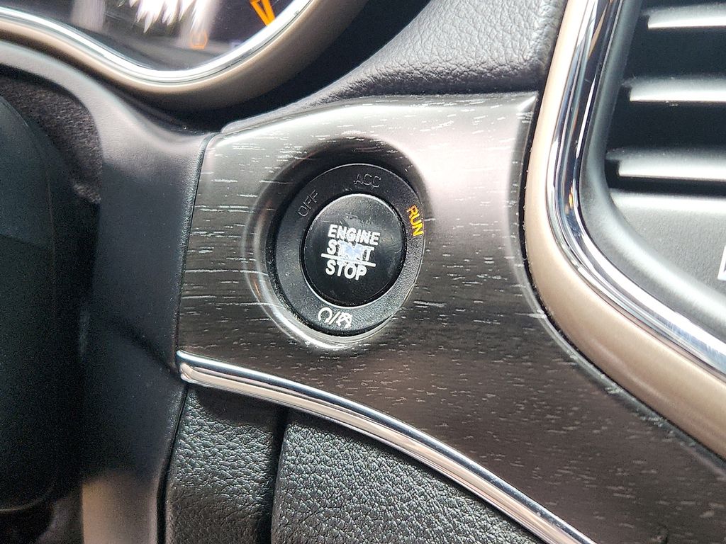 Thumbnail: 2017 Jeep Grand Cherokee - 26