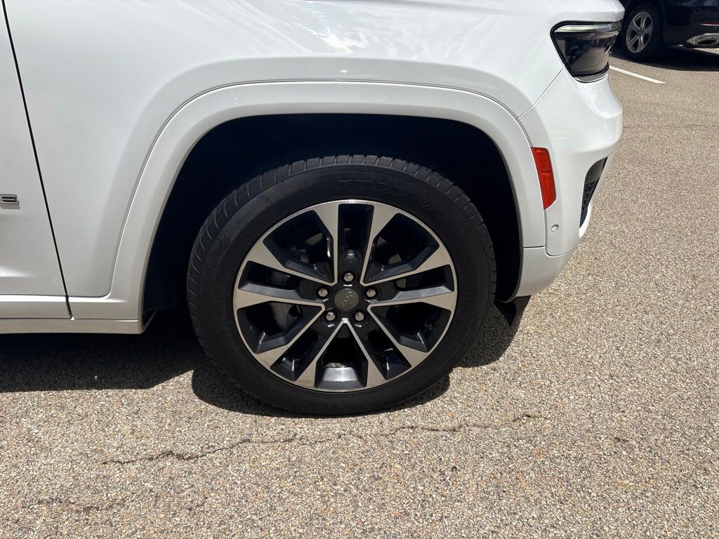 2022 Jeep Grand Cherokee Overland White at Klick Lewis Buick Chevrolet