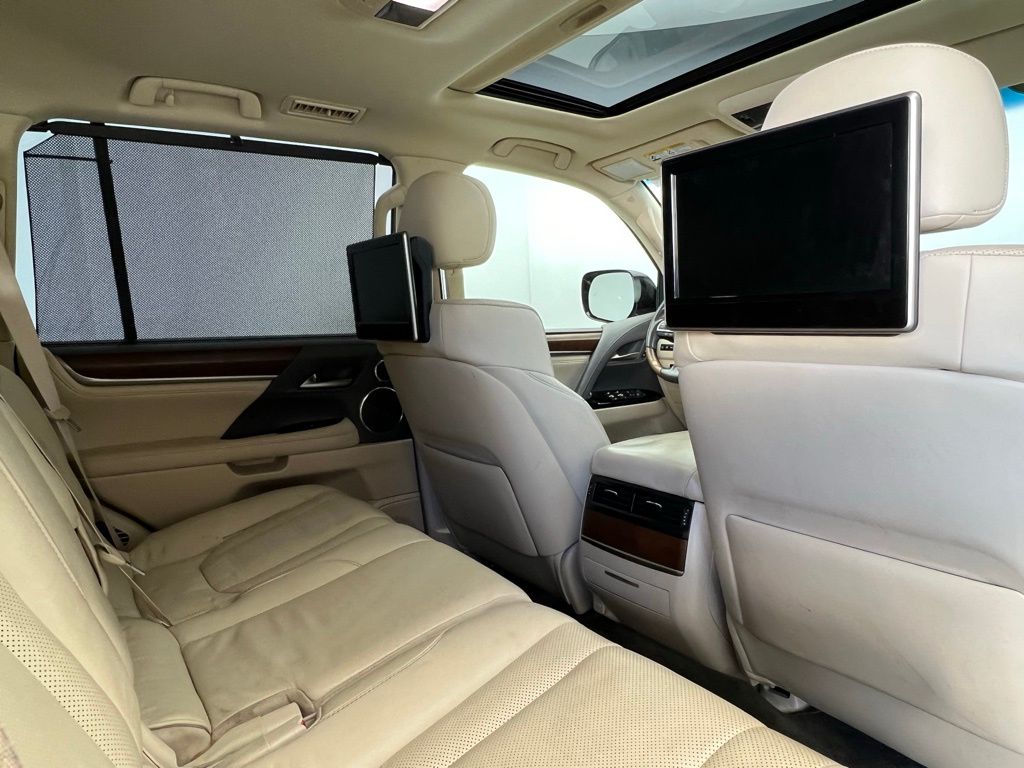 Thumbnail: 2016 Lexus LX - 19