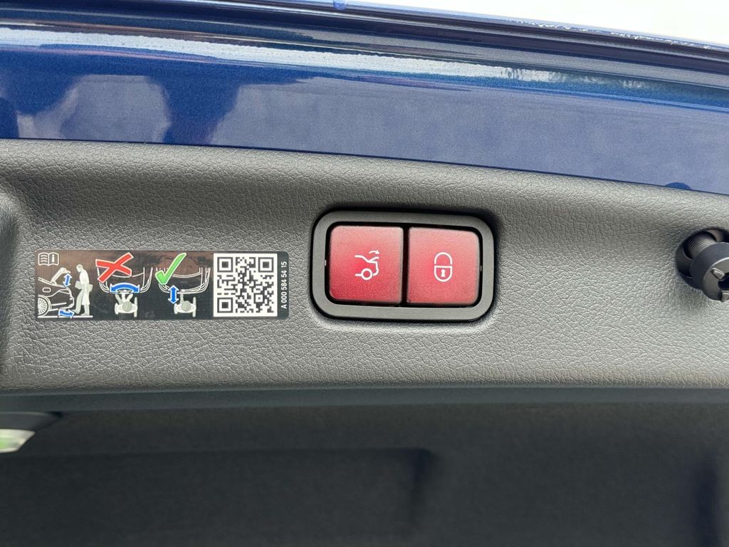 2024 Mercedes-Benz C-Class C 300 12
