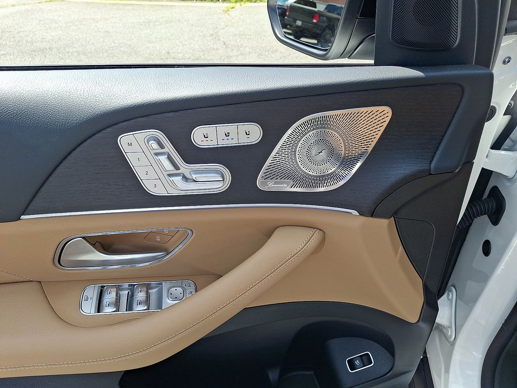 Thumbnail: 2026 Mercedes-Benz GLE - 12
