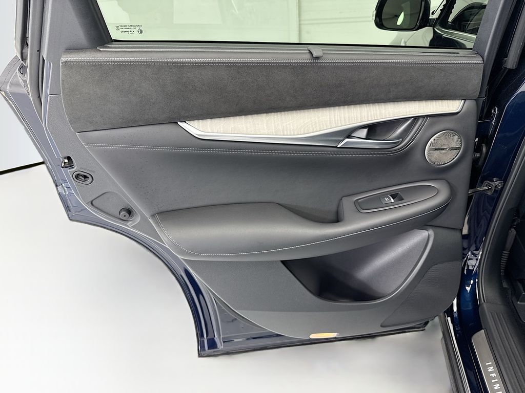 Thumbnail: 2021 INFINITI QX50 - 25