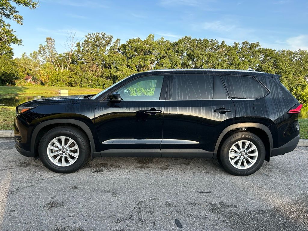 2024 Toyota Grand Highlander XLE 2