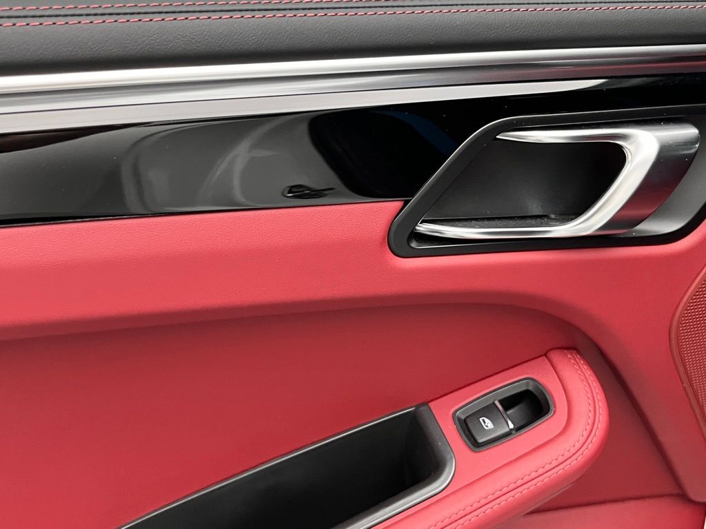 Thumbnail: 2024 Porsche Macan - 14
