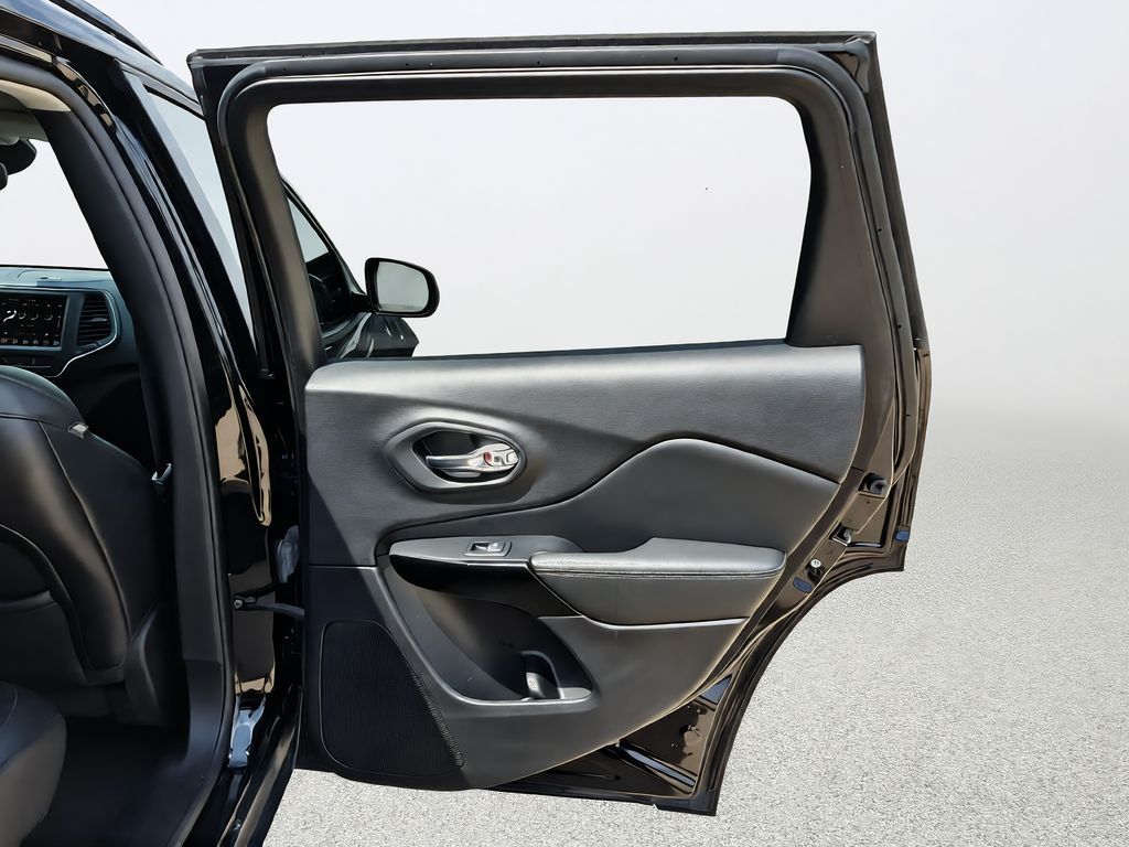 2023 Jeep Cherokee Altitude Black at Community Toyota