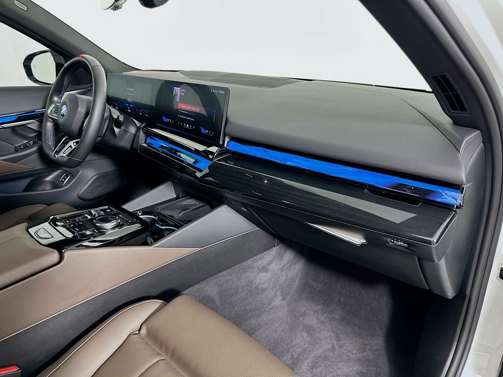 Thumbnail: 2024 BMW i5 - 30