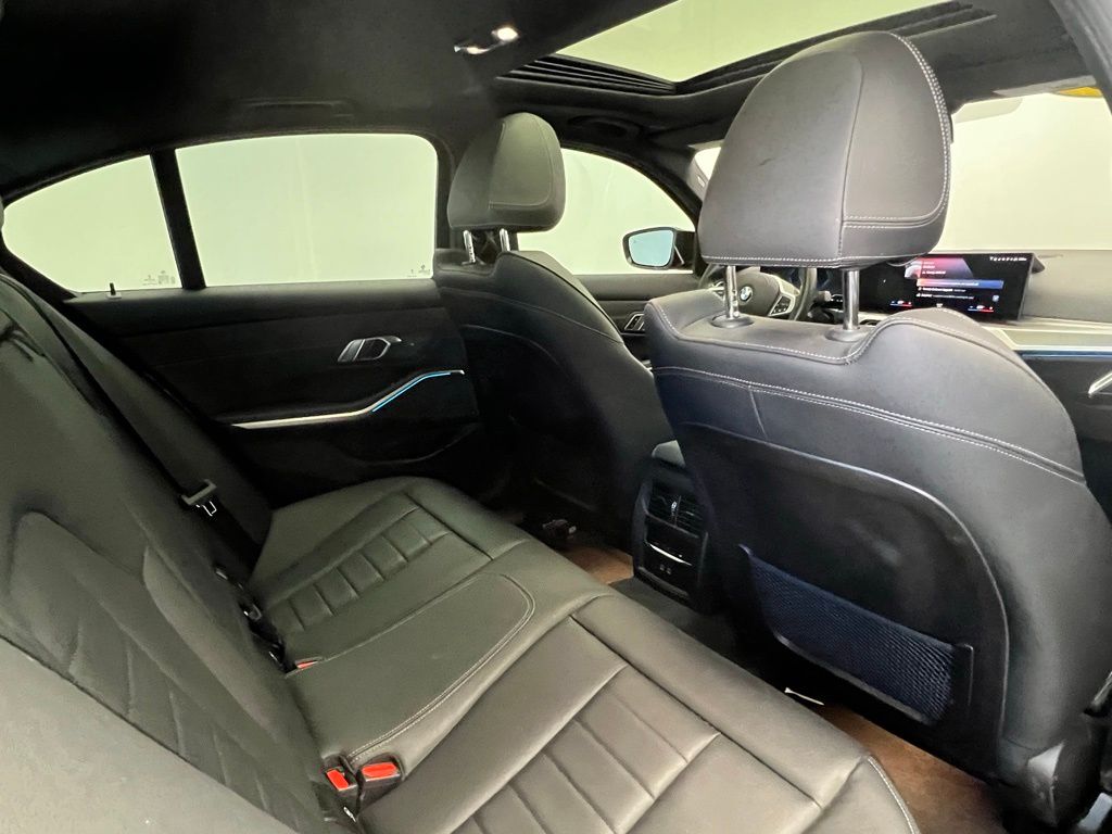 Thumbnail: 2023 BMW 3 Series - 8