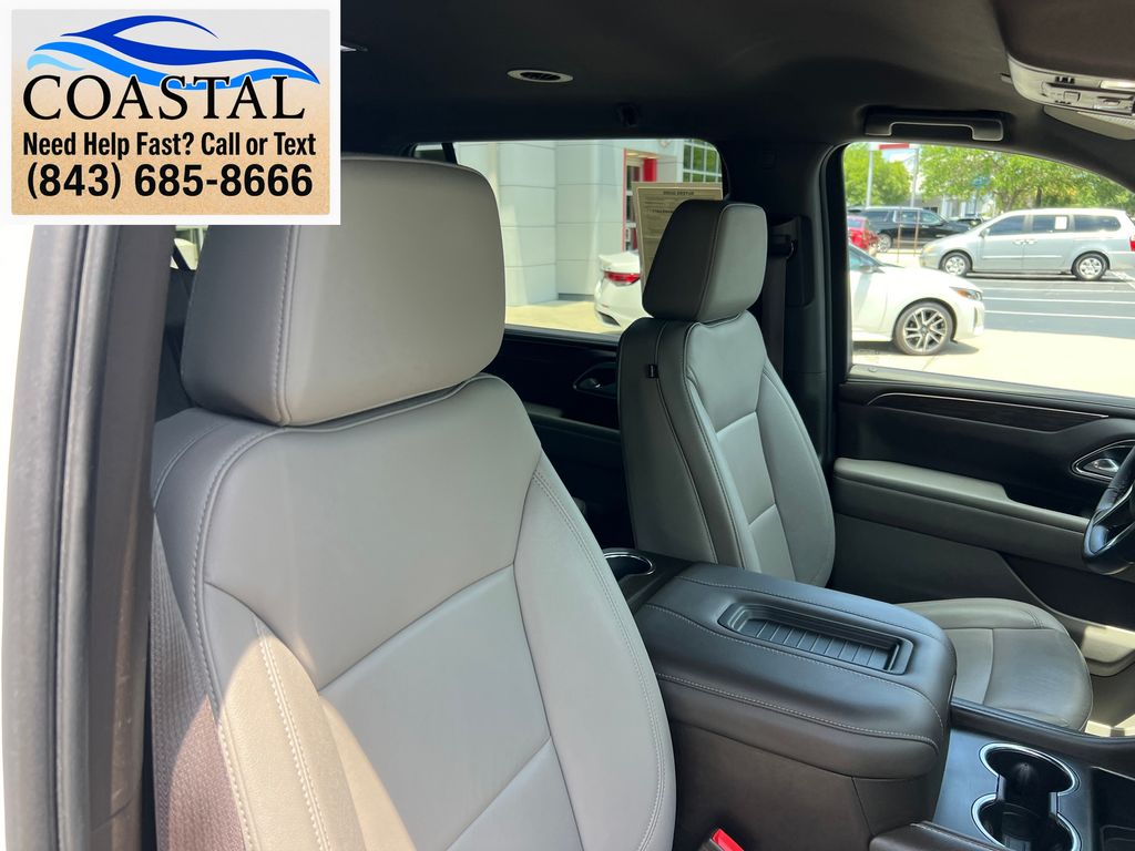 2023 Chevrolet Suburban LT White at Bob King Buick GMC
