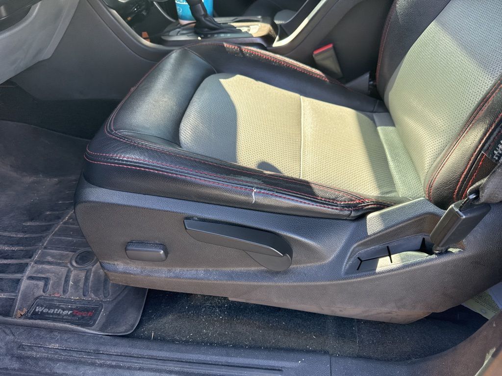 Thumbnail: 2015 GMC Canyon - 9