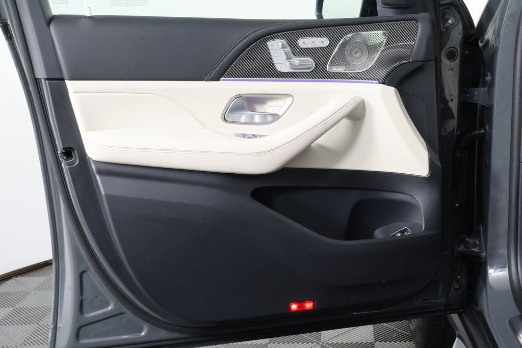 Thumbnail: 2026 Mercedes-Benz GLE - 8