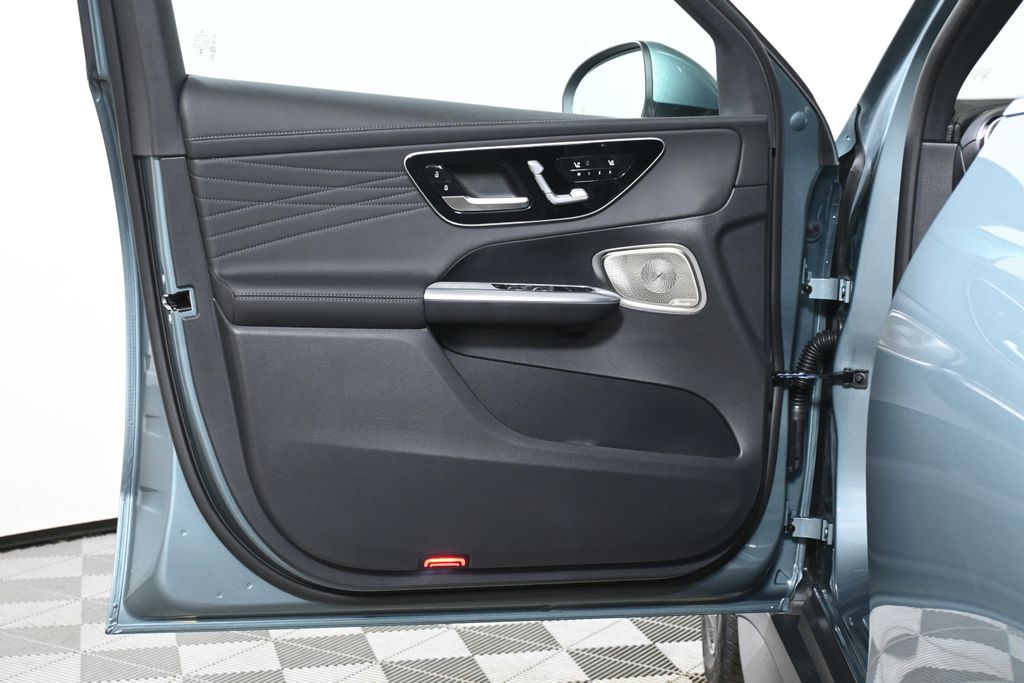 Thumbnail: 2026 Mercedes-Benz GLC - 23