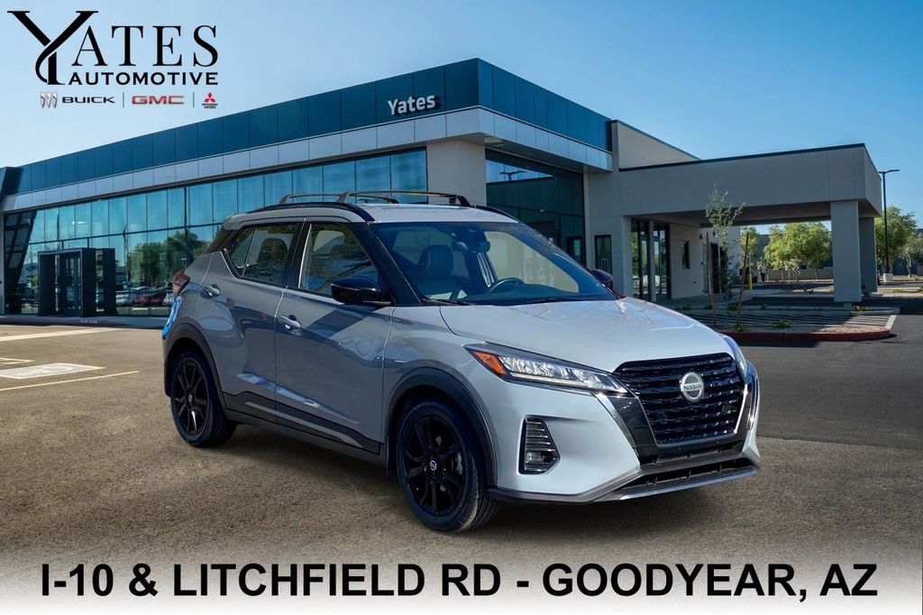 Boulder Gray Pearl 2021 Nissan Kicks SR FWD SUV / Crossover Front-Wheel Drive Continuously Variable Transmission