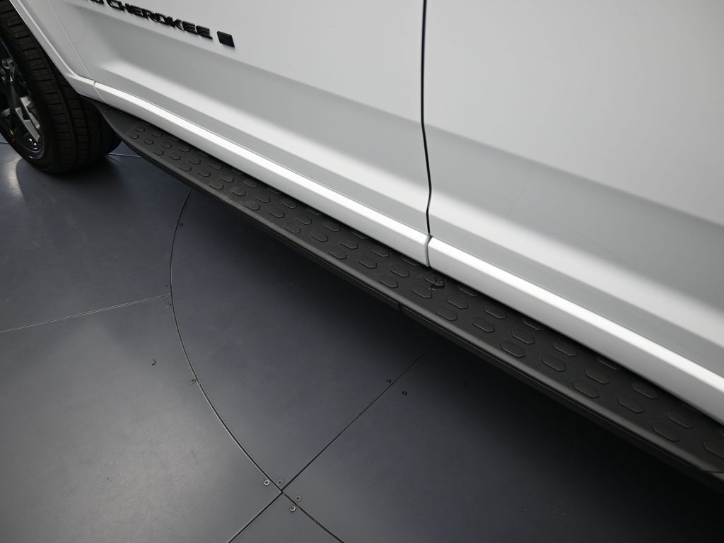 New 2025 Bright White Clearcoat Jeep Summit image 29