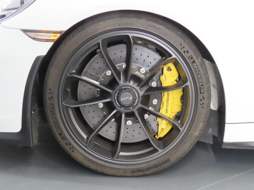 Thumbnail: 2018 Porsche 911 - 12