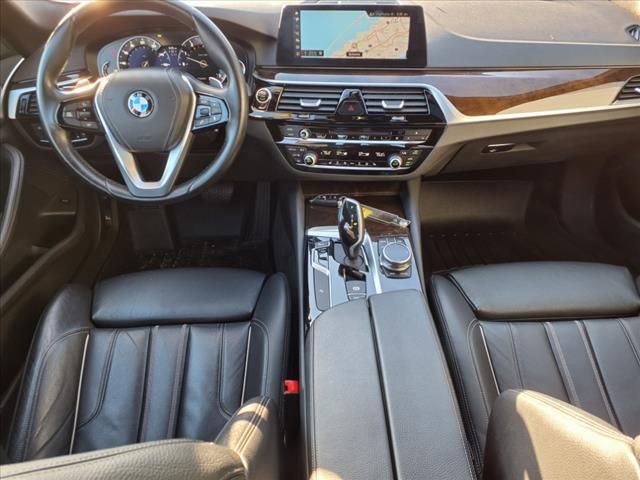 2017 BMW 5 Series 540i xDrive 15