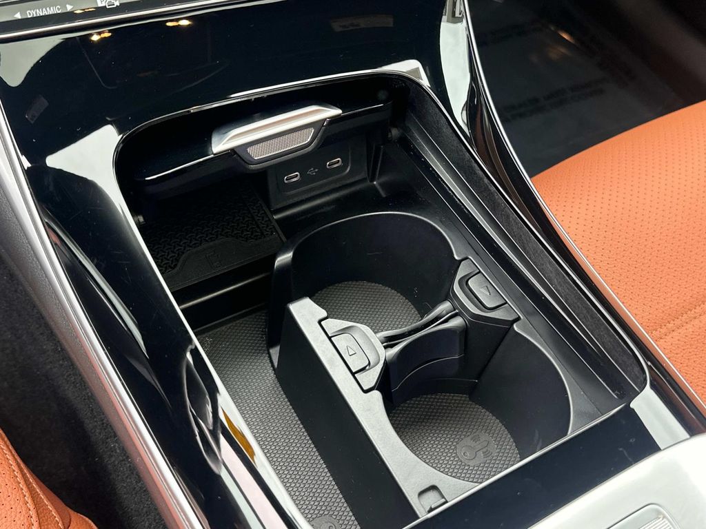 Thumbnail: 2025 Mercedes-Benz C-Class - 30