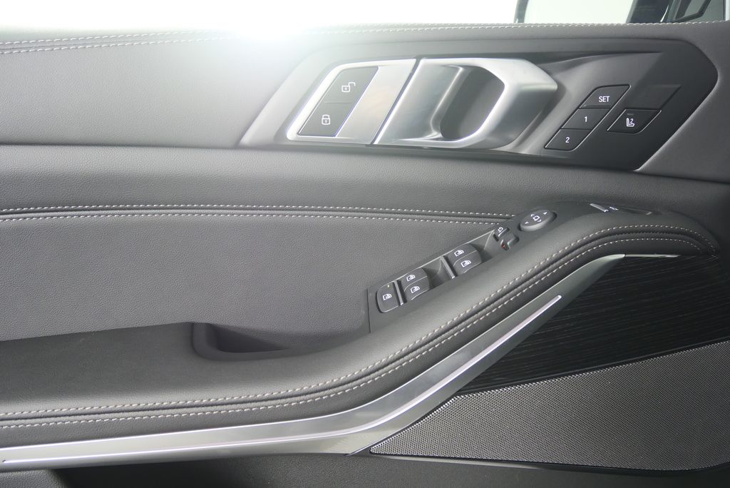 Thumbnail: 2026 BMW X5 - 9