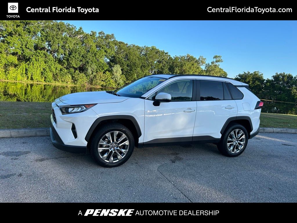 Thumbnail: 2020 Toyota RAV4 - 1
