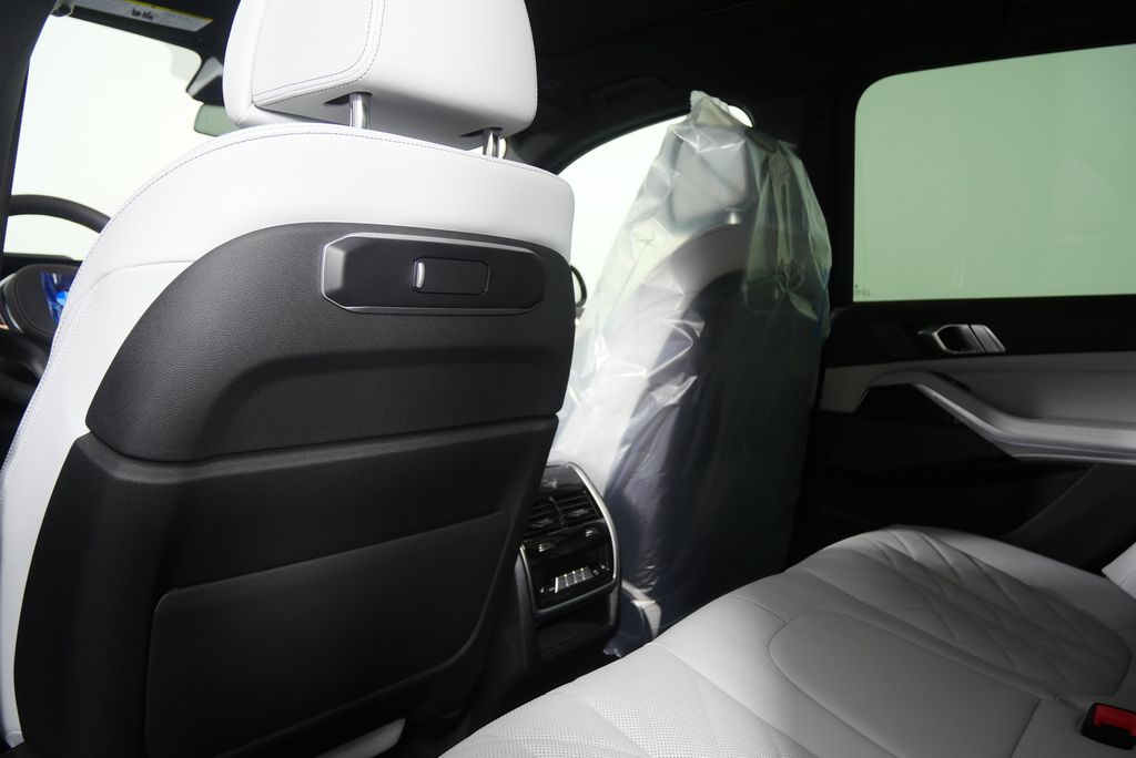 Thumbnail: 2026 BMW X5 - 17