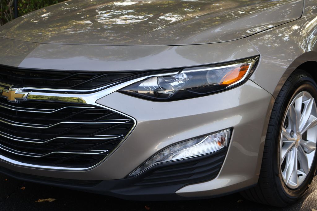 Thumbnail: 2024 Chevrolet Malibu - 3