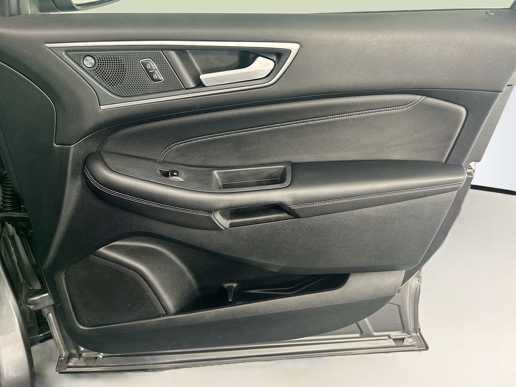 Thumbnail: 2024 Ford Edge - 23