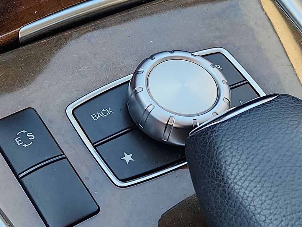 Thumbnail: 2014 Mercedes-Benz E-Class - 26