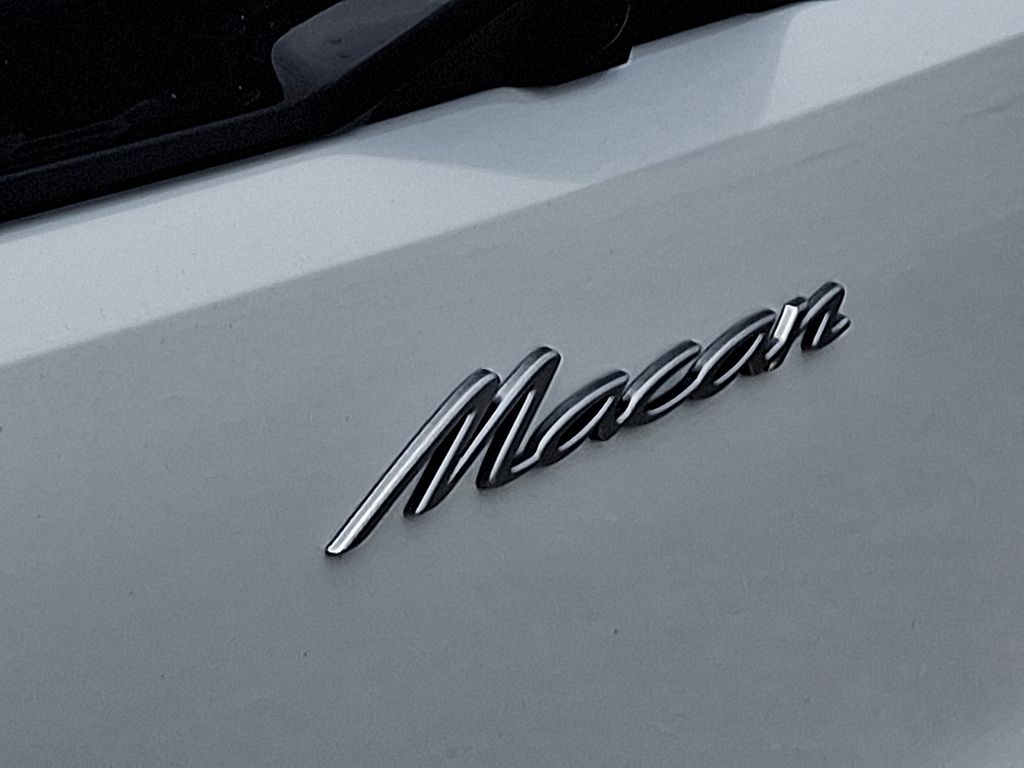 Thumbnail: 2025 Porsche Macan - 28