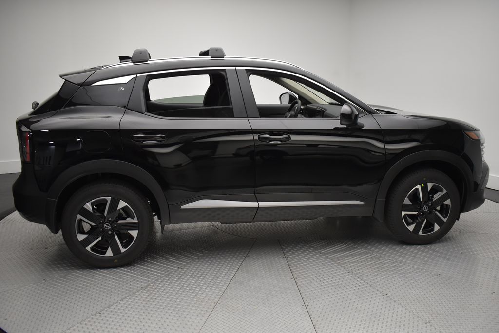 Thumbnail: 2026 Nissan Kicks - 4