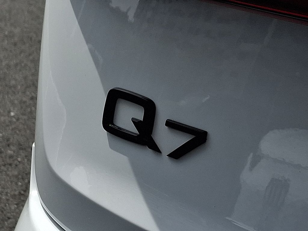 Thumbnail: 2022 Audi Q7 - 30