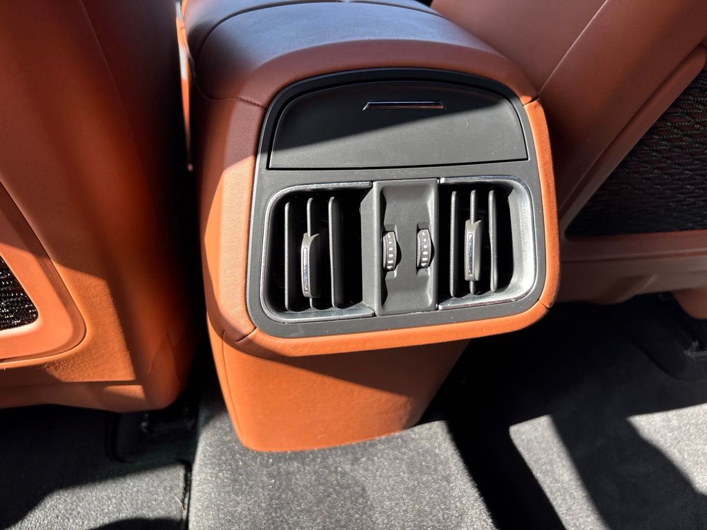 Thumbnail: 2021 Maserati Levante - 17