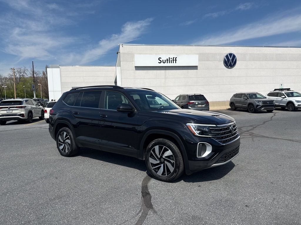 Deep Black Pearl 2026 Volkswagen Atlas SE 4Motion with Technology SUV / Crossover All-Wheel Drive 8-Speed Automatic