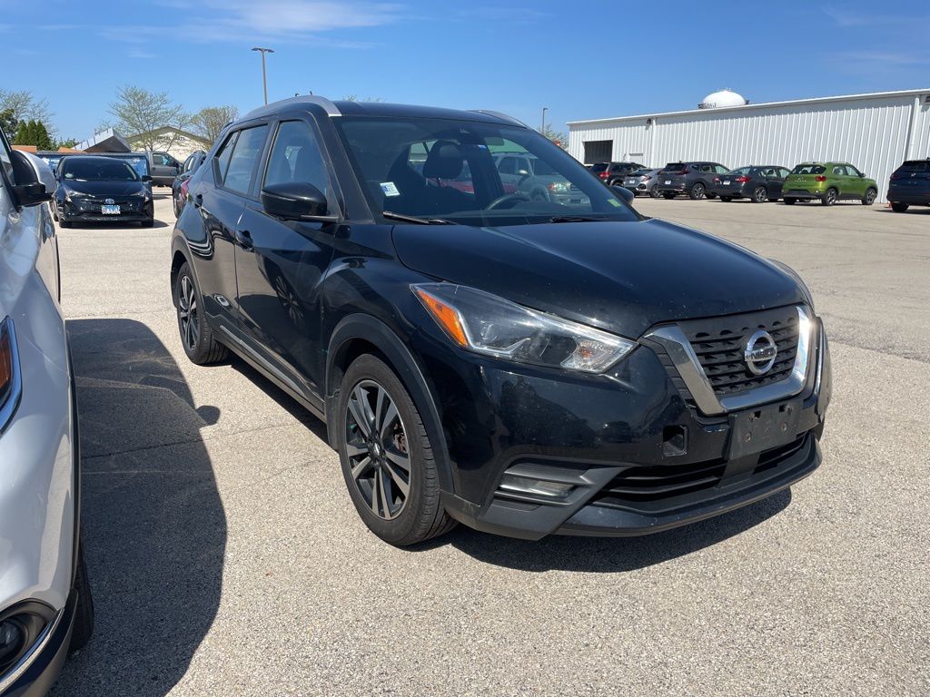 Super Black 2020 Nissan Kicks SR FWD SUV / Crossover Front-Wheel Drive Continuously Variable Transmission
