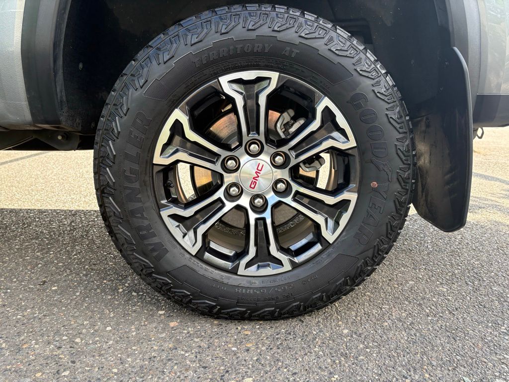2024 GMC Canyon AT4