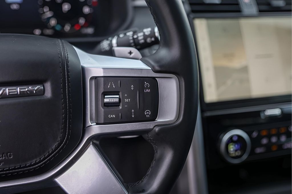 Used Car 2024 Land Rover Discovery  Metropolitan Edition For Sale Under $70,000 In Austin, Texas