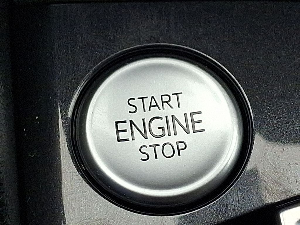 Thumbnail: 2022 Volkswagen Tiguan - 26