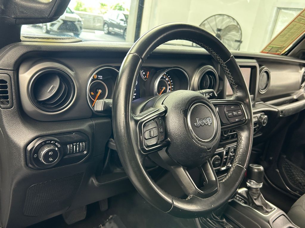 Used 2022 Granite Crystal Metallic Clearcoat Jeep Sport image 14