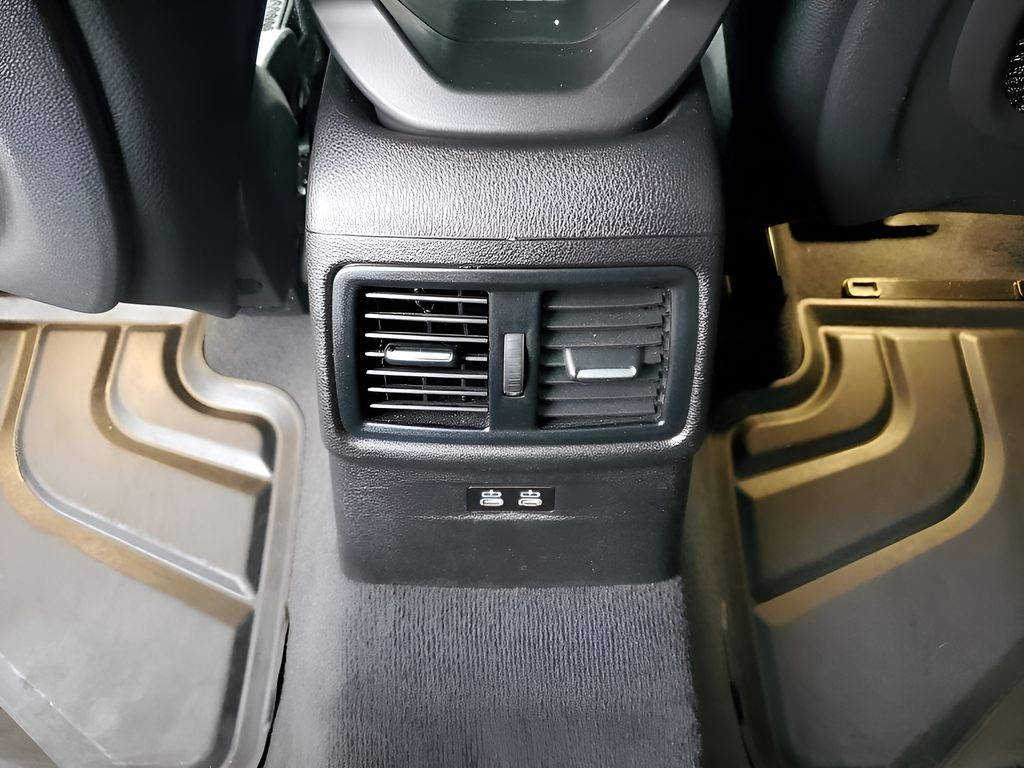 Used 2021 Silver BMW sDrive28i image 21