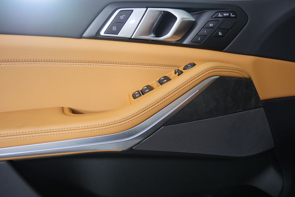 2026 BMW X7 xDrive40i 8