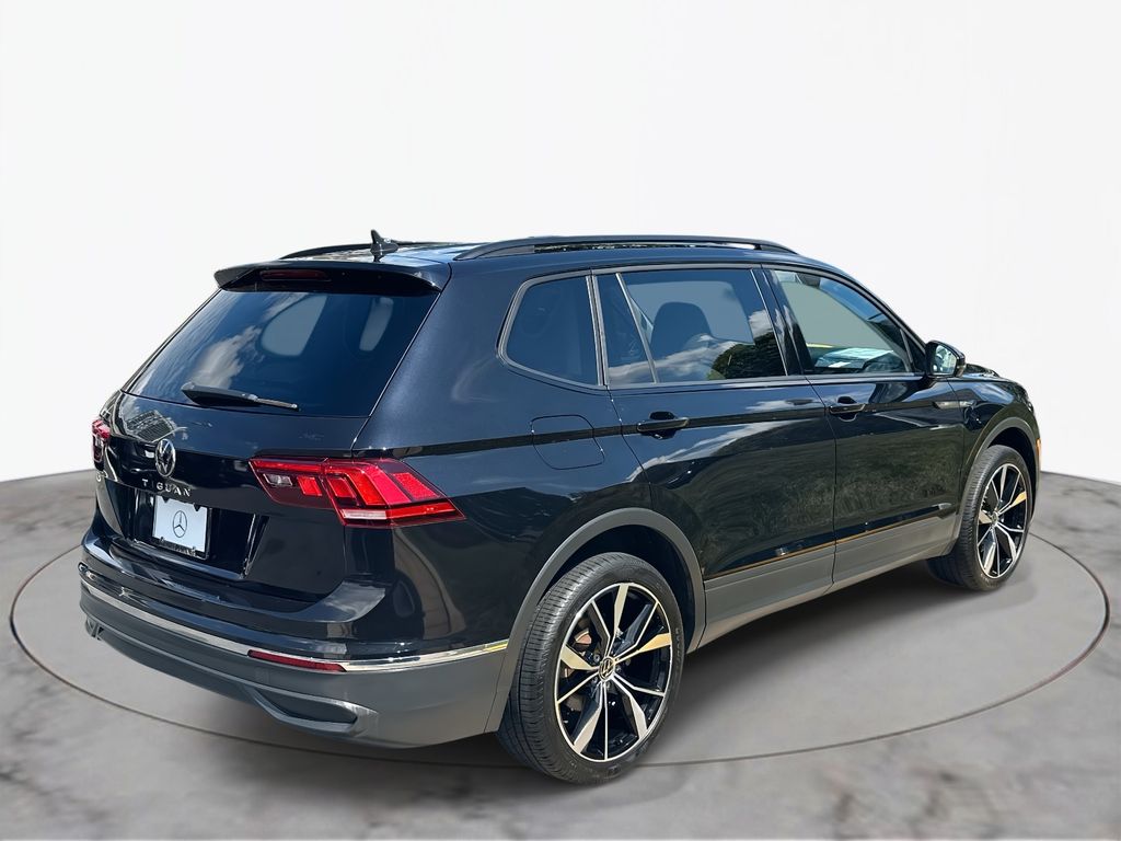 Thumbnail: 2022 Volkswagen Tiguan - 4