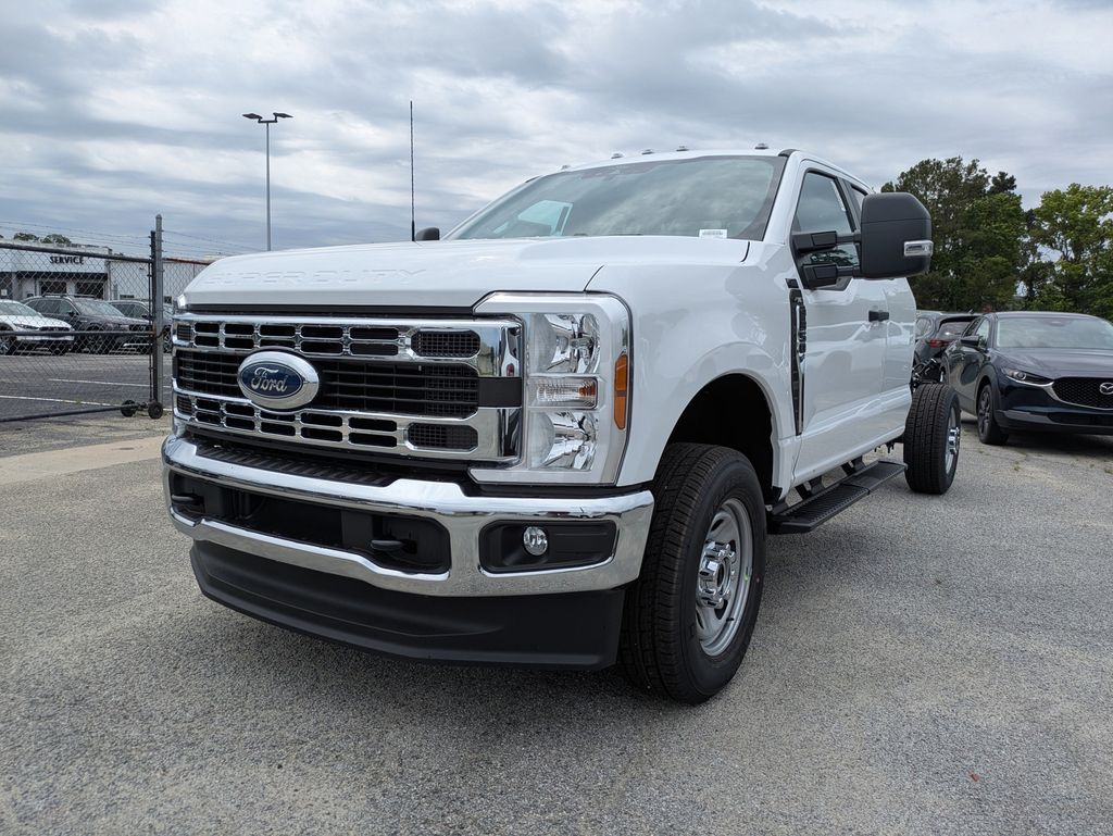 2026 Ford F-350 Chassis XL