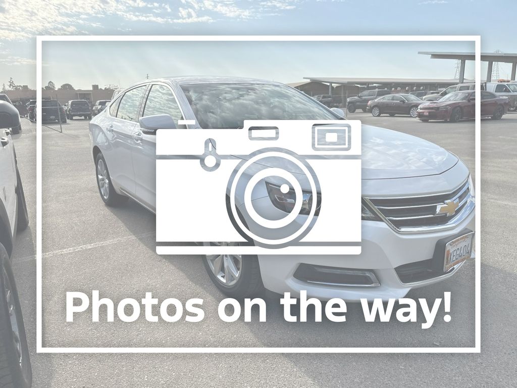 White (Iridescent Pearl Tricoat) 2019 Chevrolet Impala Sedan Front-Wheel Drive 6-Speed Automatic Overdrive