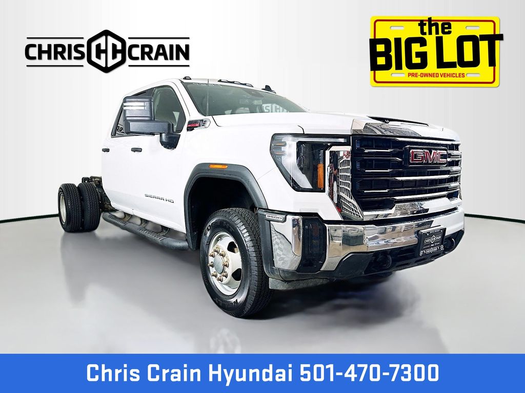 Summit White 2024 GMC Sierra 3500HD Pickup Truck Four-Wheel Drive Automatic