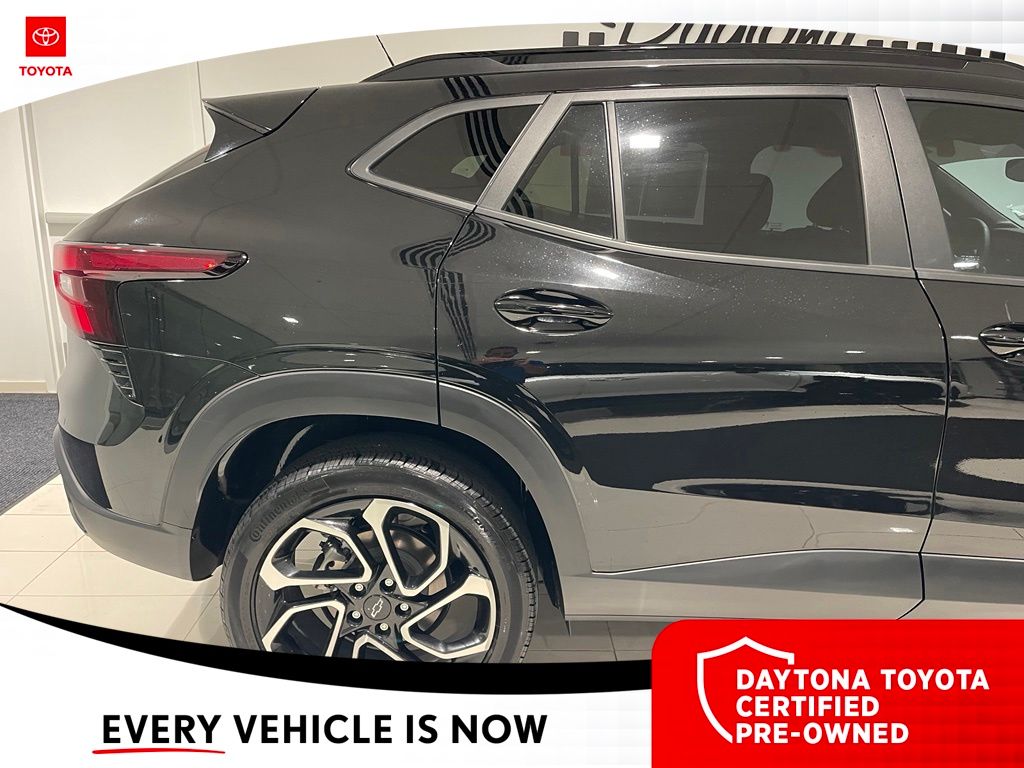 Used 2024 Chevrolet Trax SUV