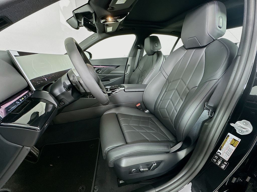 Thumbnail: 2026 BMW 5 Series - 16