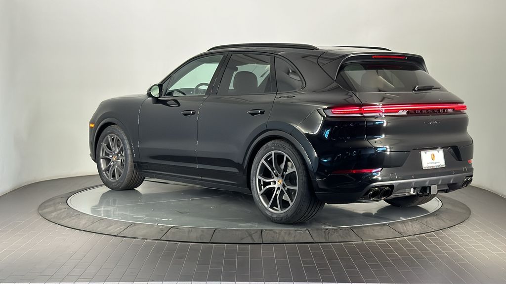 Thumbnail: 2025 Porsche Cayenne - 3