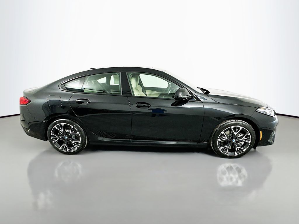 Thumbnail: 2026 BMW 2 Series - 4